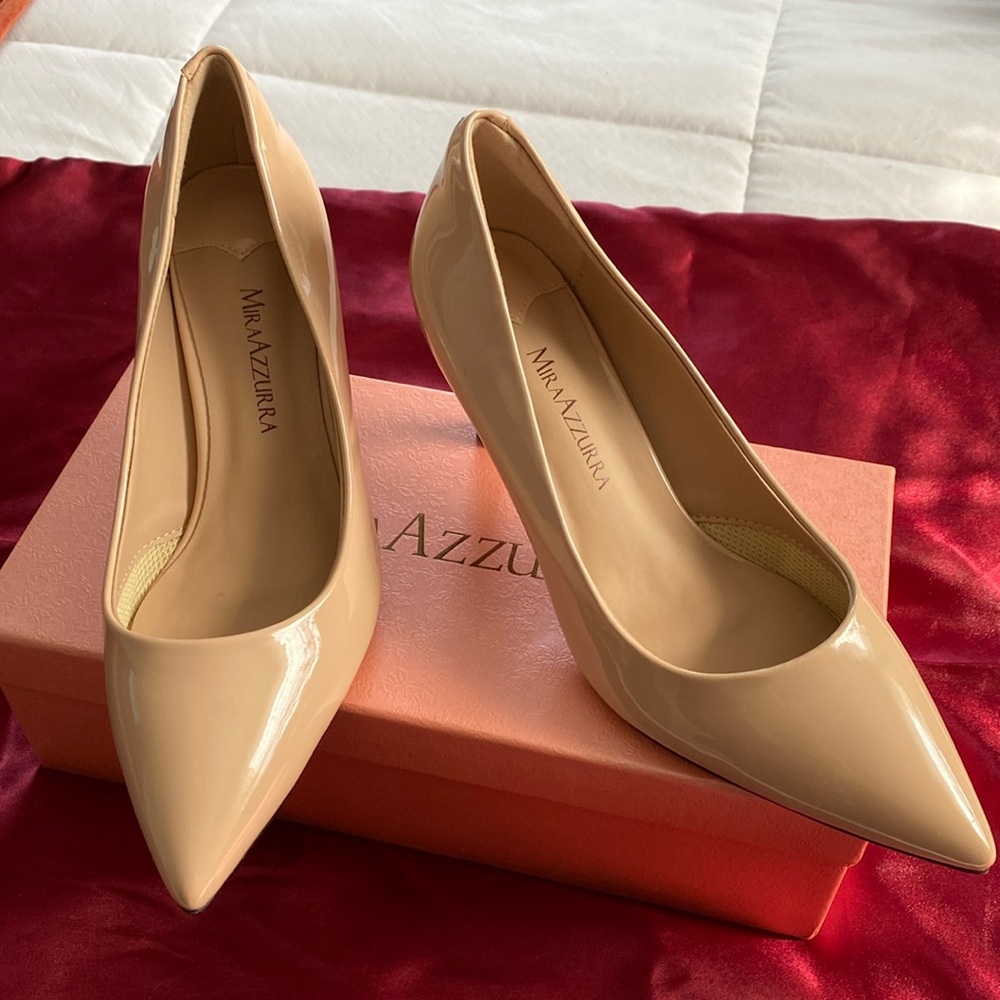 MiraAAzzurra Nude Patten leather 2 2/2 inch Never Worn Heels